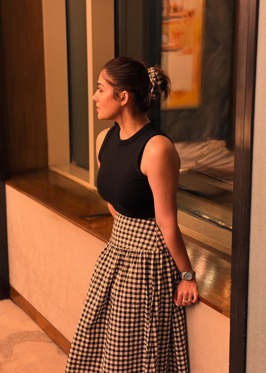 Nayanthara shares her latest pictures with her own style. ❤️ #Nayanthara