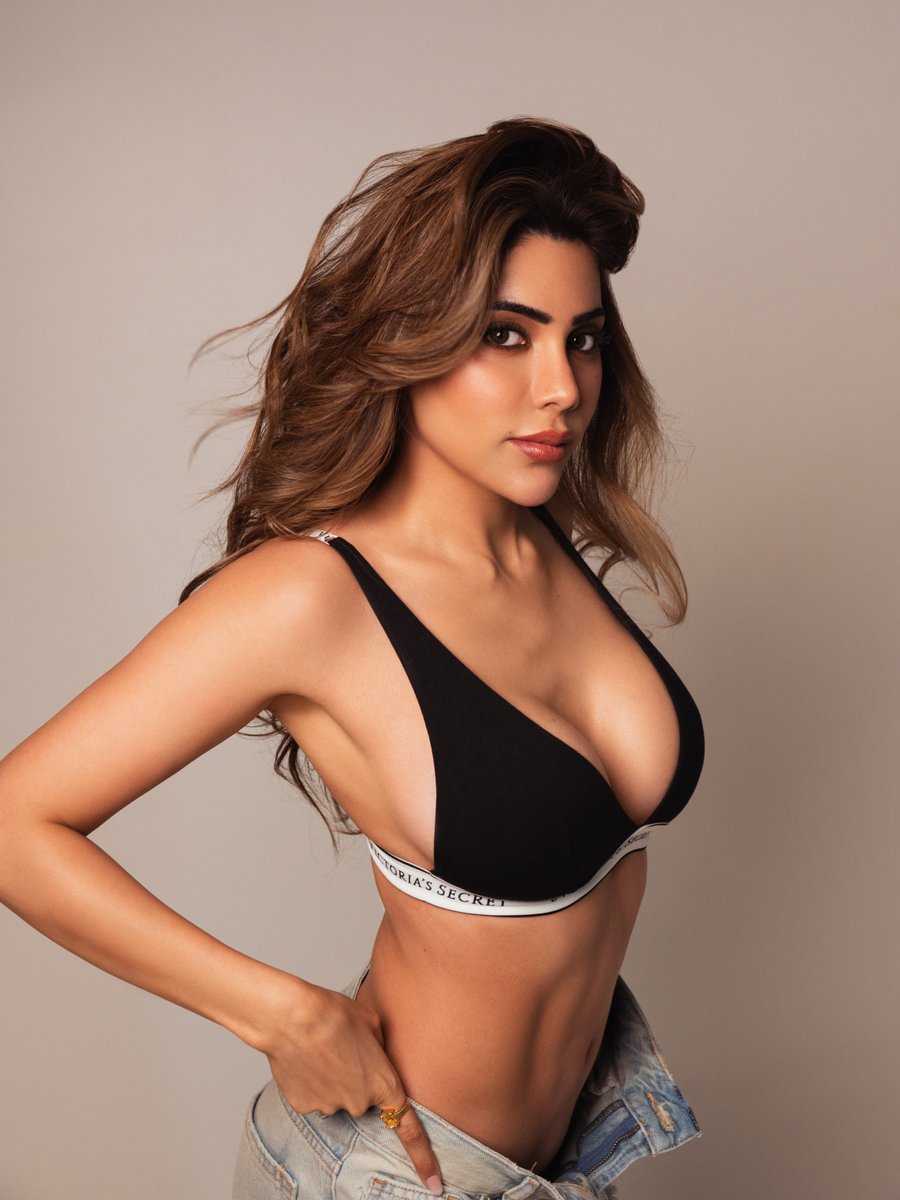 Nikki Tamboli 😍🖤 Latest HD Photos