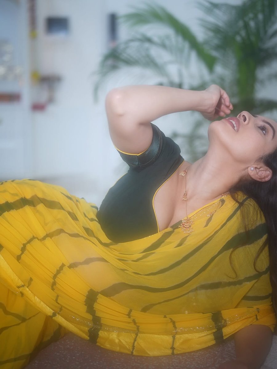 Priyanka Kholgade F09fa5b5f09f98bb Latest Hd Photos
