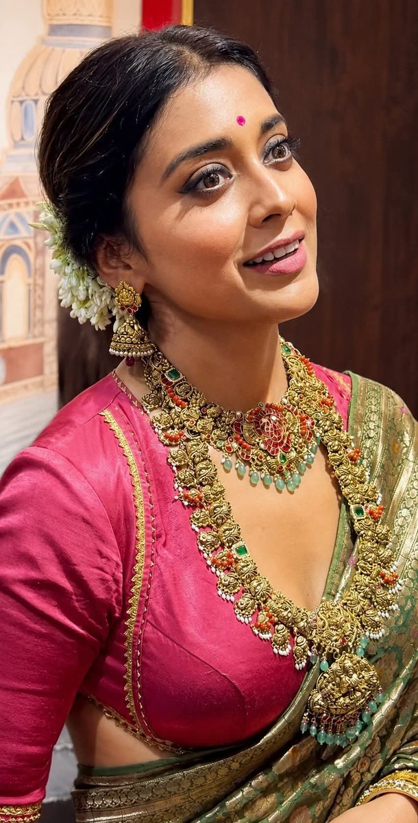 Shriya Saran 🥵😻 Latest HD Photos