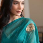 Shruti Haasan at her traditional best looks. ❤️ #ShrutiHaasan