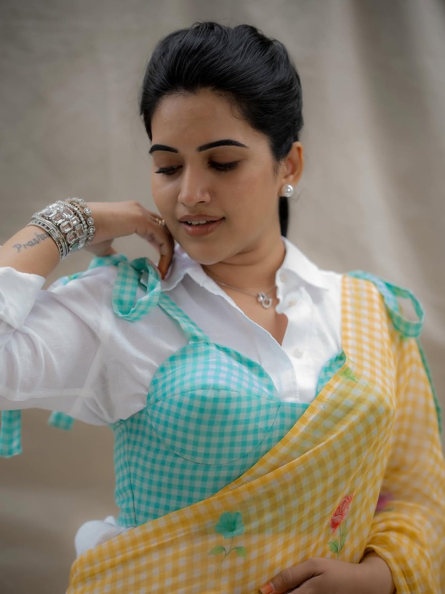 Sravanthi Chokarapu F09f98bb Latest Hd Photos 8