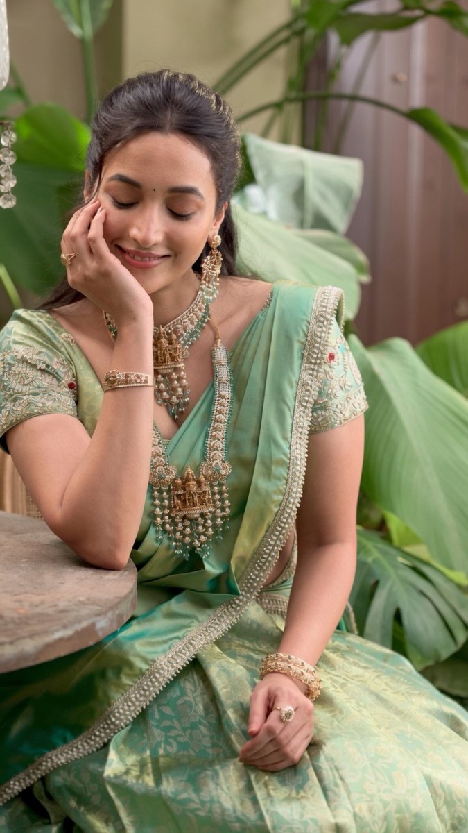 Srinidhi Shetty for a jewelry ad shooting. ♥️#SrinidhiShetty