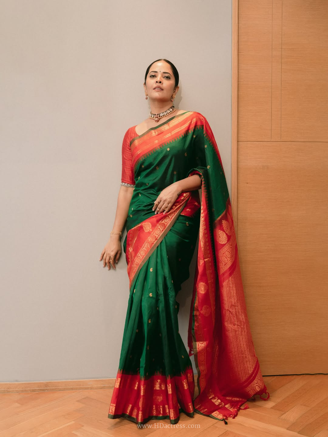 Anasuya Bharadwaj in deep green silk saree Anasuya Bharadwaj in deep green silk saree