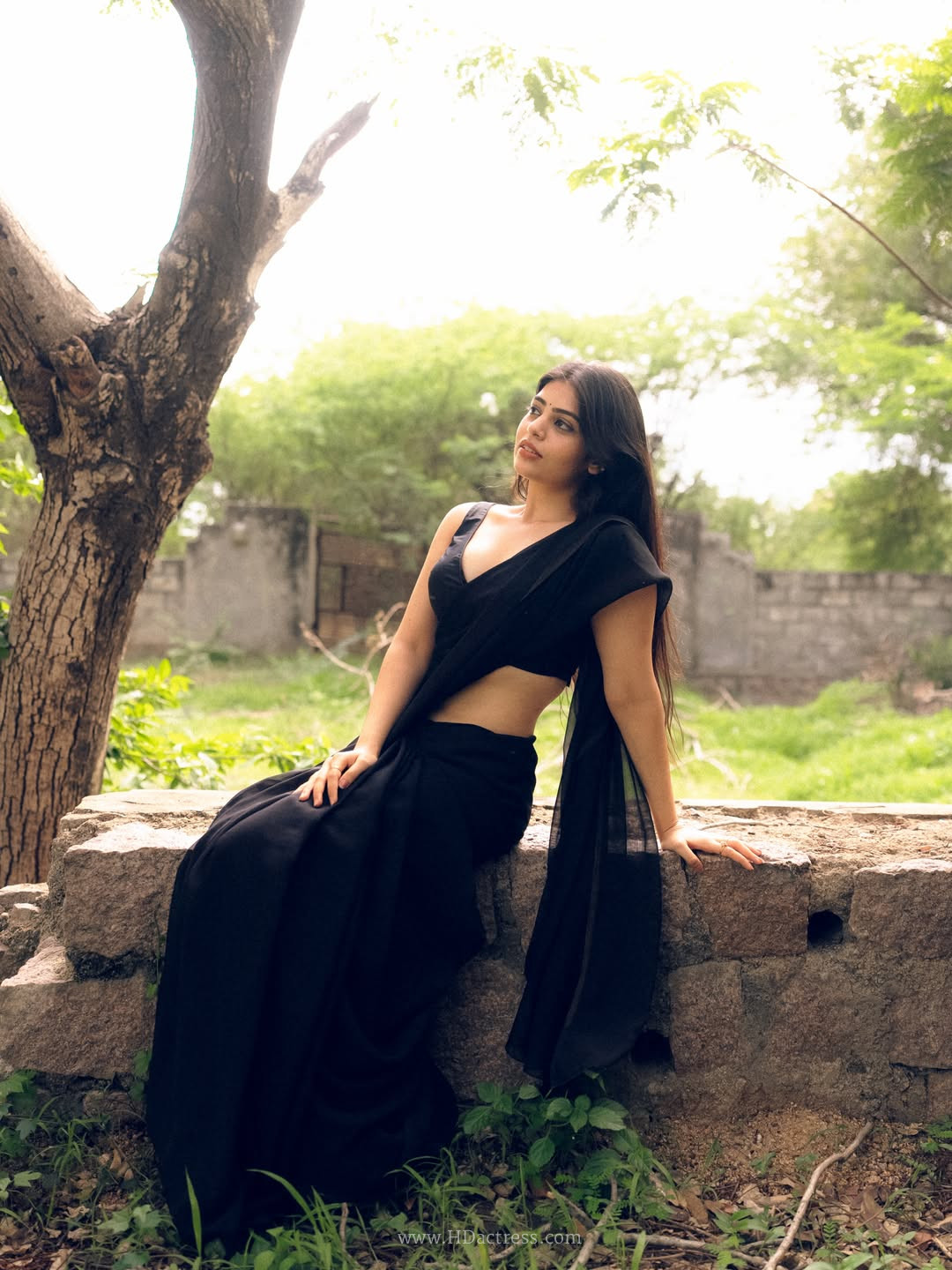 Bandhavi Sridhar in black chiffon saree Bandhavi Sridhar in black chiffon saree