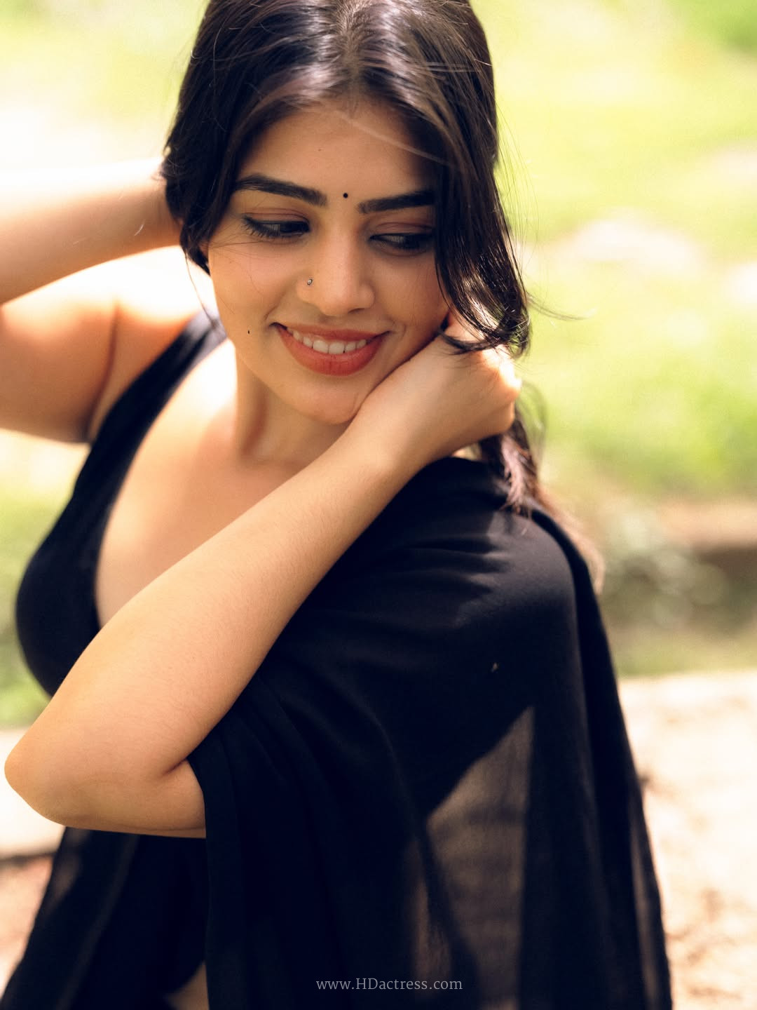 Bandhavi Sridhar in black chiffon saree Bandhavi Sridhar in black chiffon saree