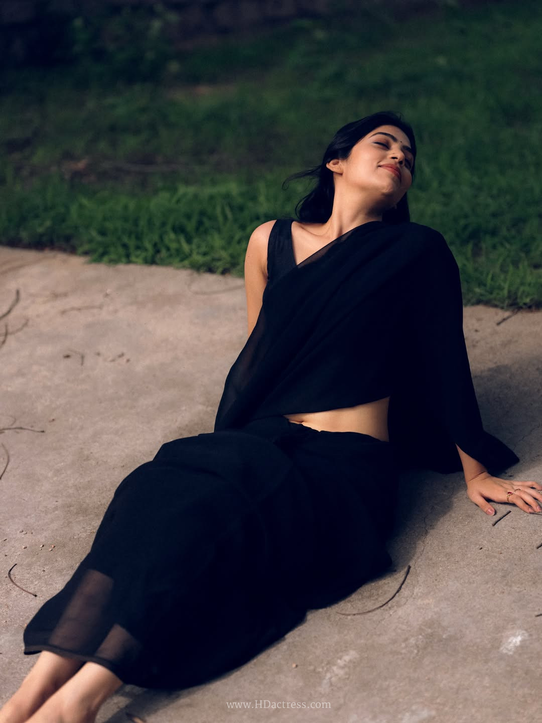 Bandhavi Sridhar in black chiffon saree Bandhavi Sridhar in black chiffon saree