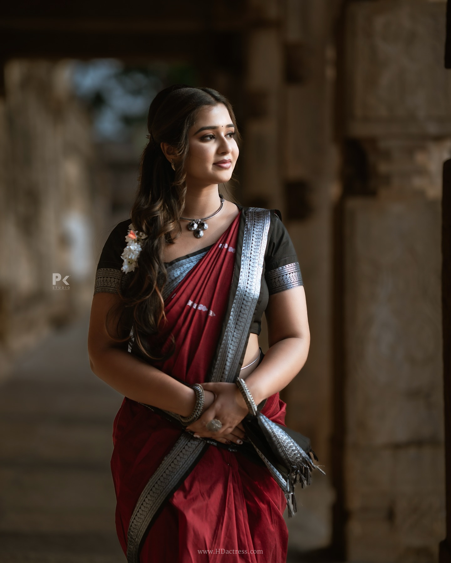 Mouna Guddemane in maroon saree Mouna Guddemane in maroon saree