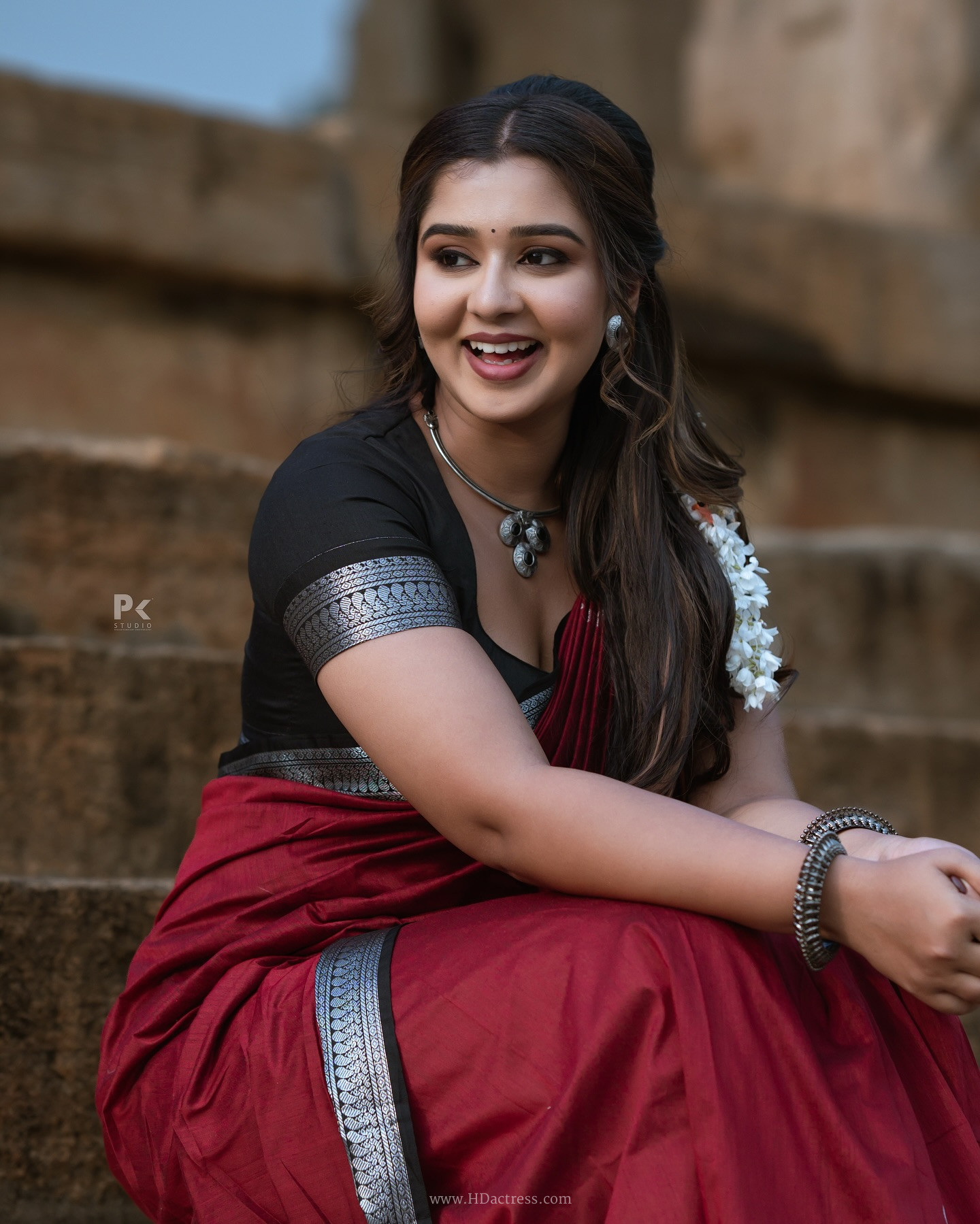 Mouna Guddemane in maroon saree Mouna Guddemane in maroon saree