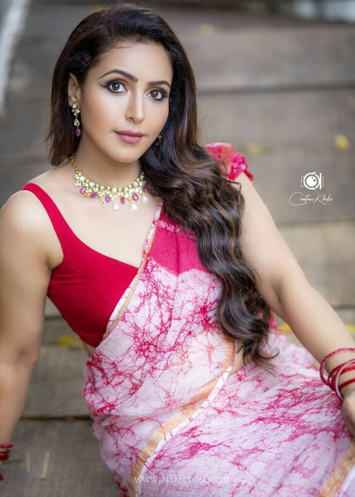 Nandini Rai in white and pink batik saree