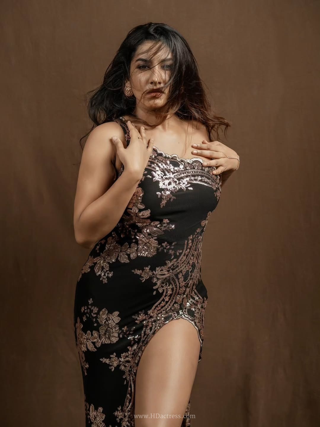 Vishnupriya Bhimeneni Glam Photoshoot Black Golden High Slit Gown - Image 3 Vishnupriya Bhimeneni Glam Photoshoot Black Golden High Slit Gown - Image 3