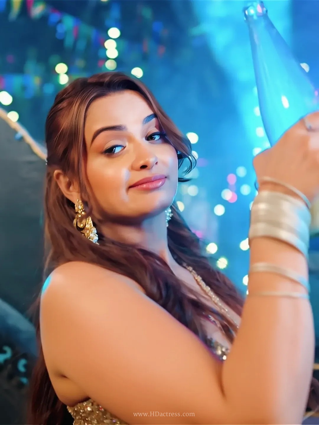 Neelam Giri gorgeous dance performance photos in glittering gold lehanga choli.. - Image 6 Neelam giri close-up photos