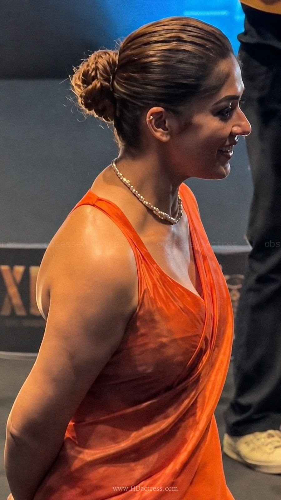 Nayanthara Looks Elegant in Orange Saree at Toxic Movie Trailer Launch – Photos - Image 11 Nayanthara Looks Elegant in Orange Saree at Toxic Movie Trailer Launch – Photos - Image 11