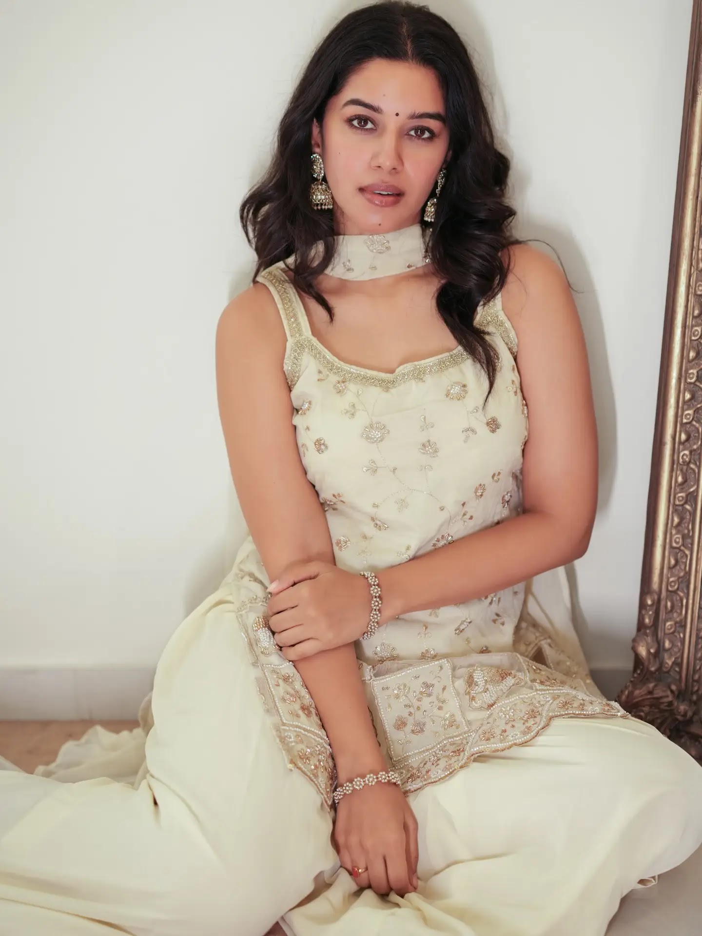 Mirnalini Ravi Photos In Beautiful White Dress - Image 1