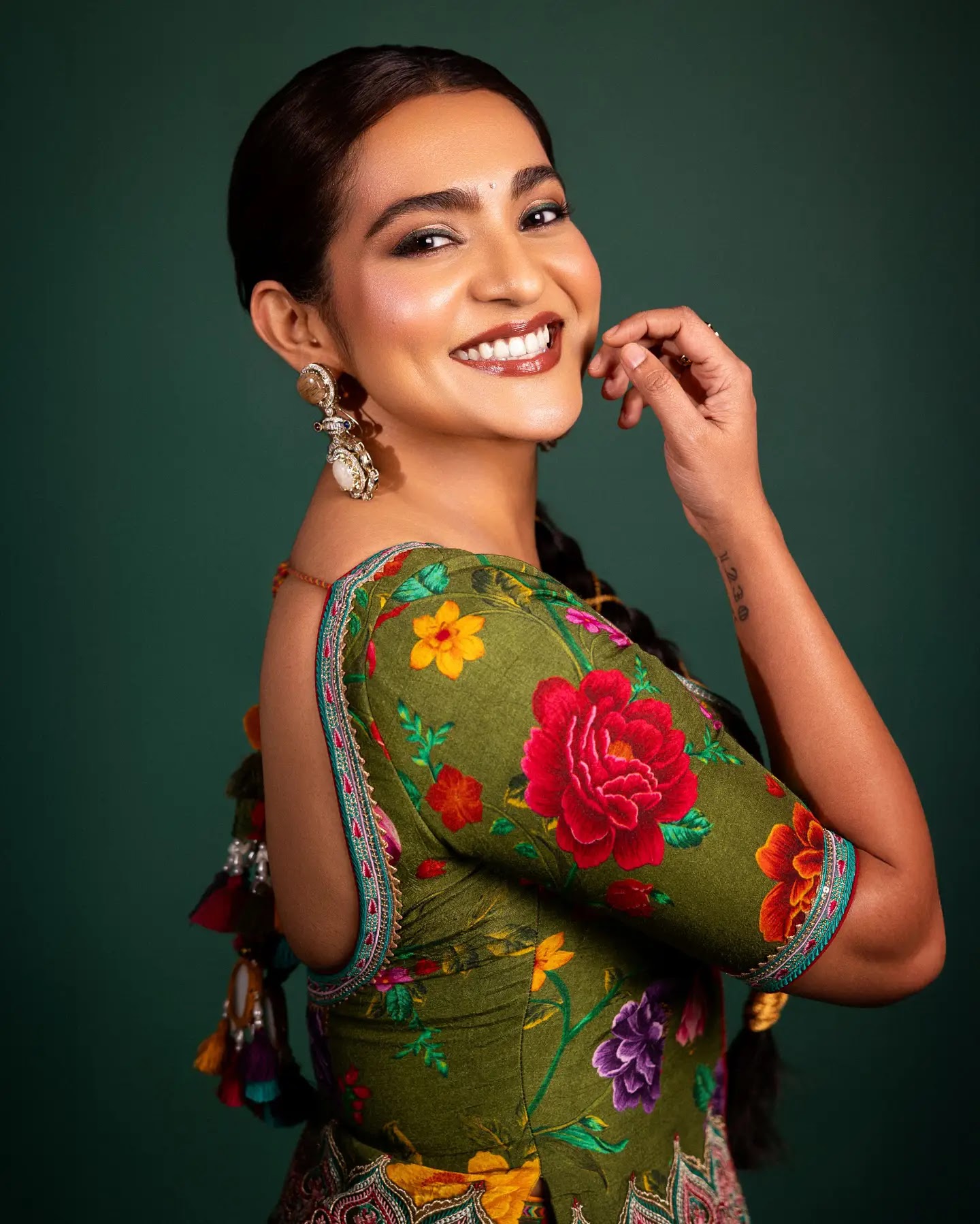 Emerald Grace – Parvathy Thiruvothu in a Green Designer Dress - Image 2 Emerald Grace – Parvathy Thiruvothu in a Green Designer Dress - Image 2