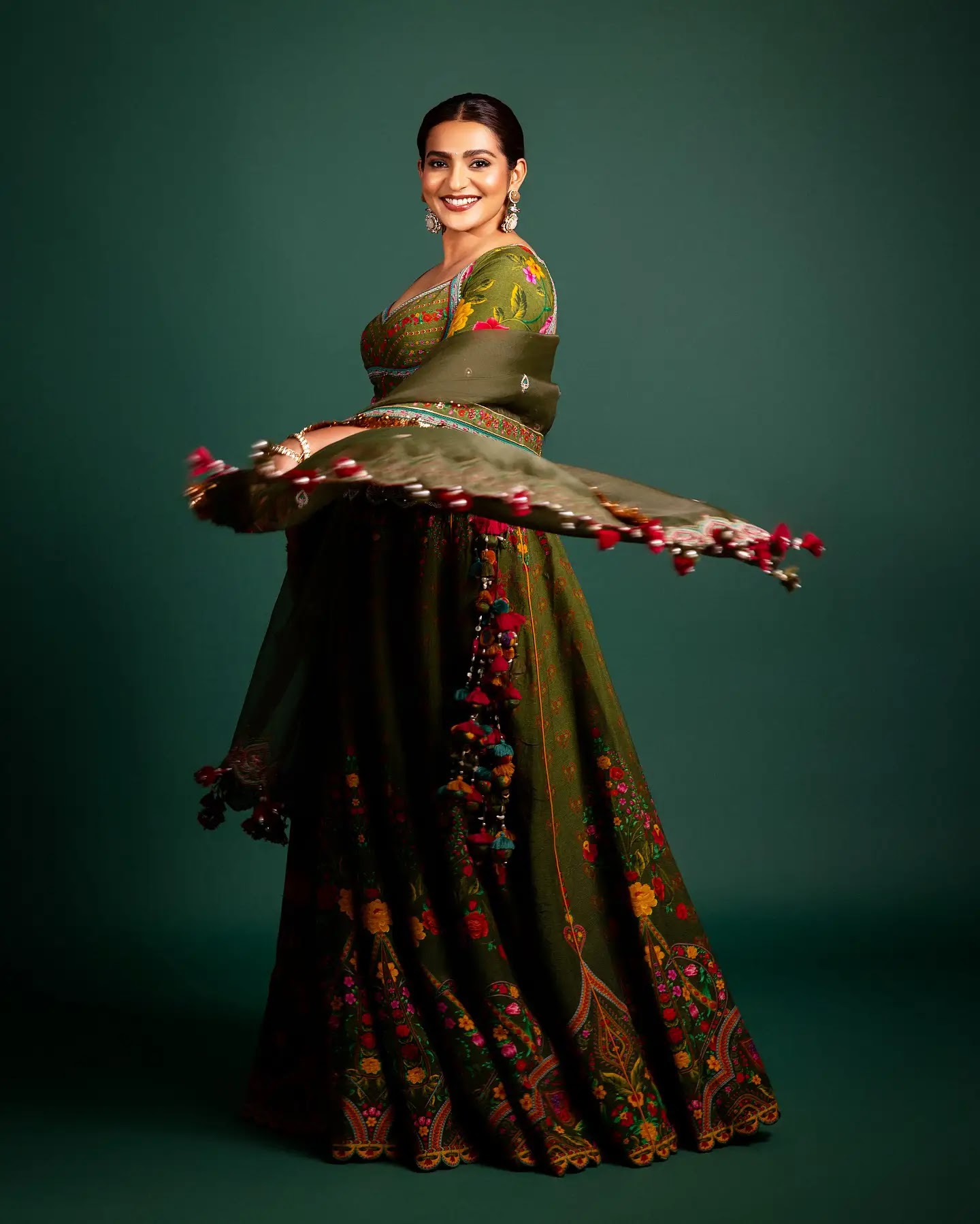 Emerald Grace – Parvathy Thiruvothu in a Green Designer Dress - Image 6 Emerald Grace – Parvathy Thiruvothu in a Green Designer Dress - Image 6