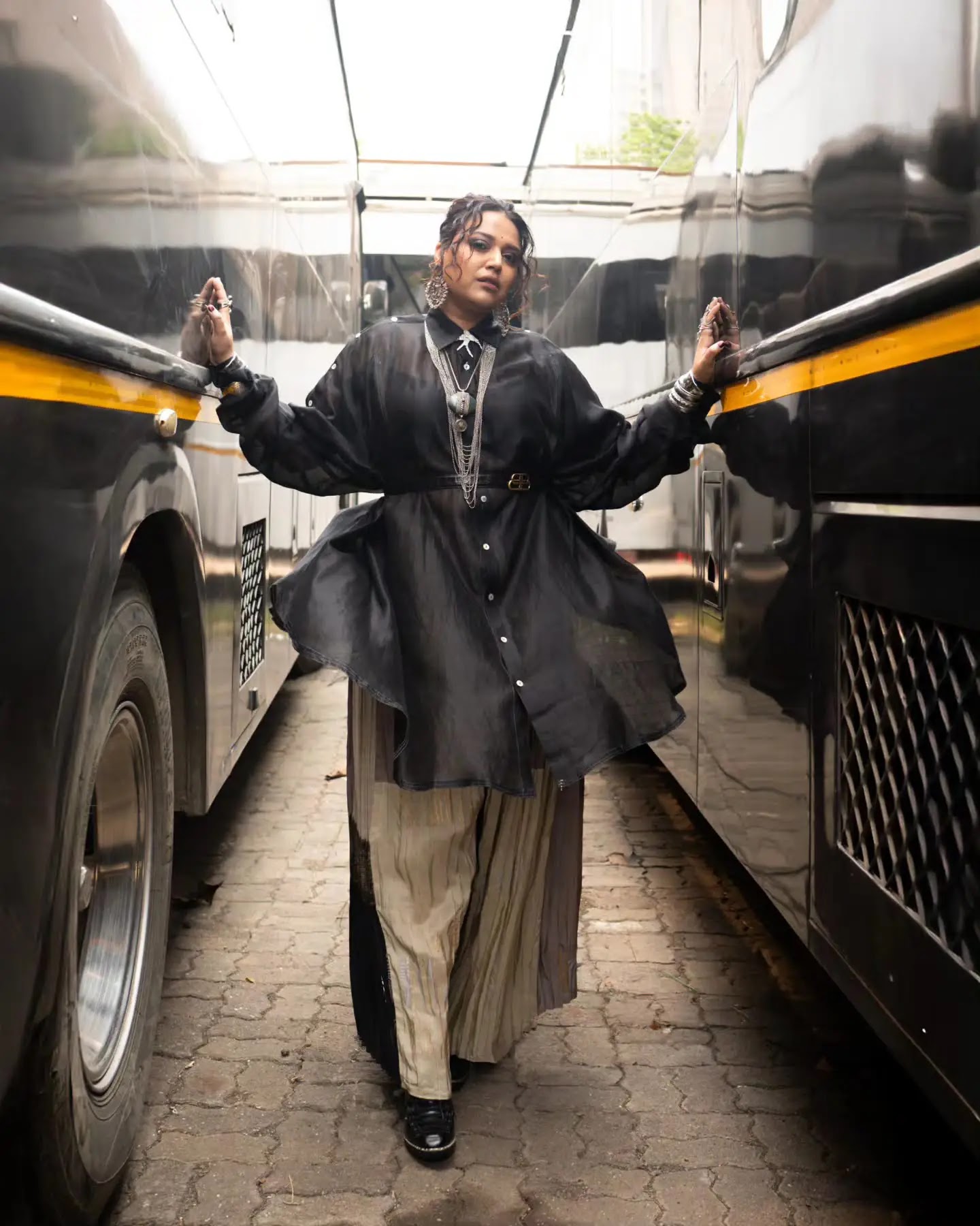 Swara Bhasker Stills In Beautiful Black Dress In Sets - Image 10 Swara Bhasker Stills In Beautiful Black Dress In Sets - Image 10