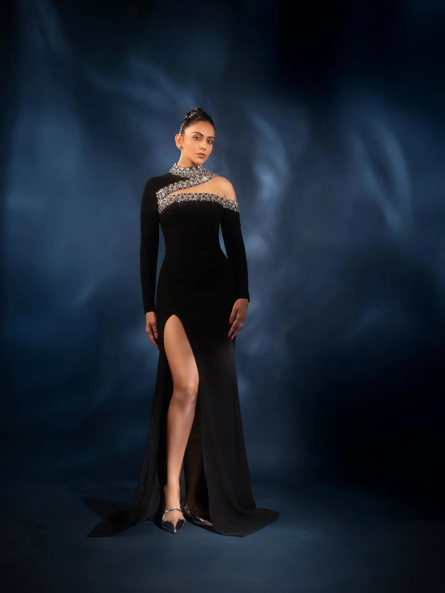 Tollywood Actress Rakul Preet Singh Dazzle at Elle Beauty Awards - Image 1