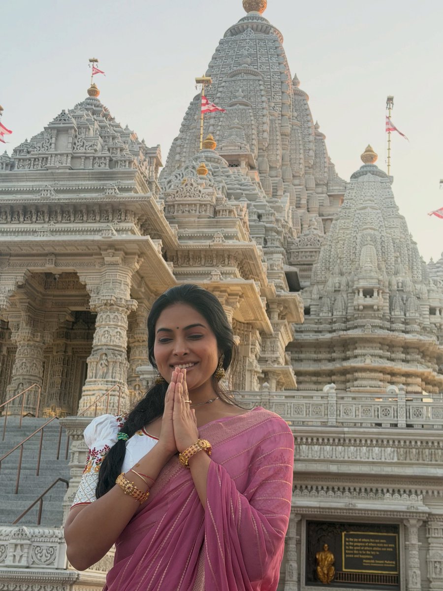 Divi Vadthya 🥰😻 Latest HD Photos