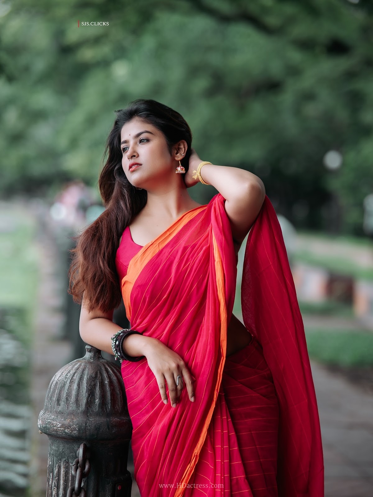 Arpita Panda in bright pink linen saree and matching blouse Arpita Panda in bright pink linen saree and matching blouse