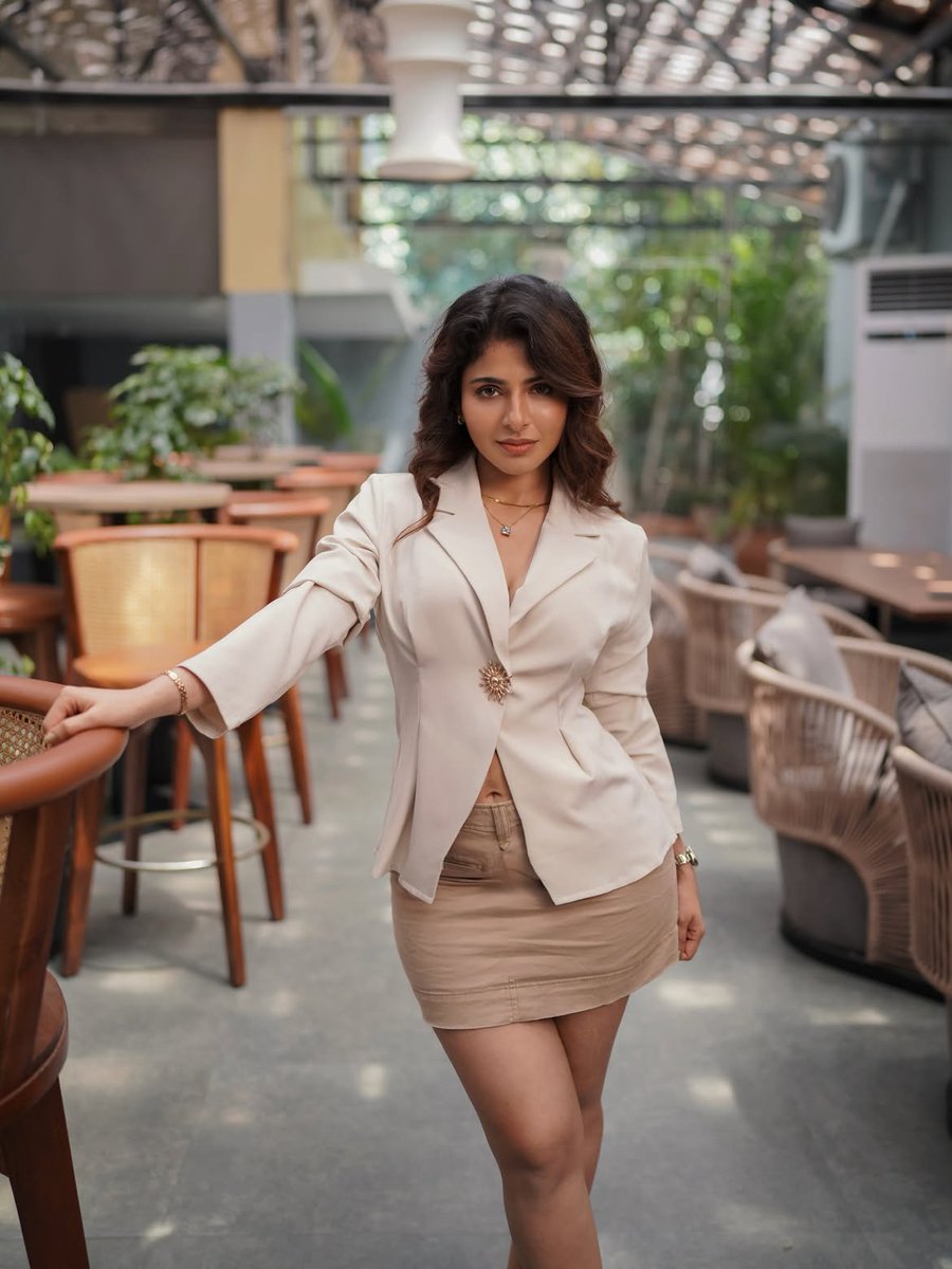 Iswarya Menon Latest HD Photos