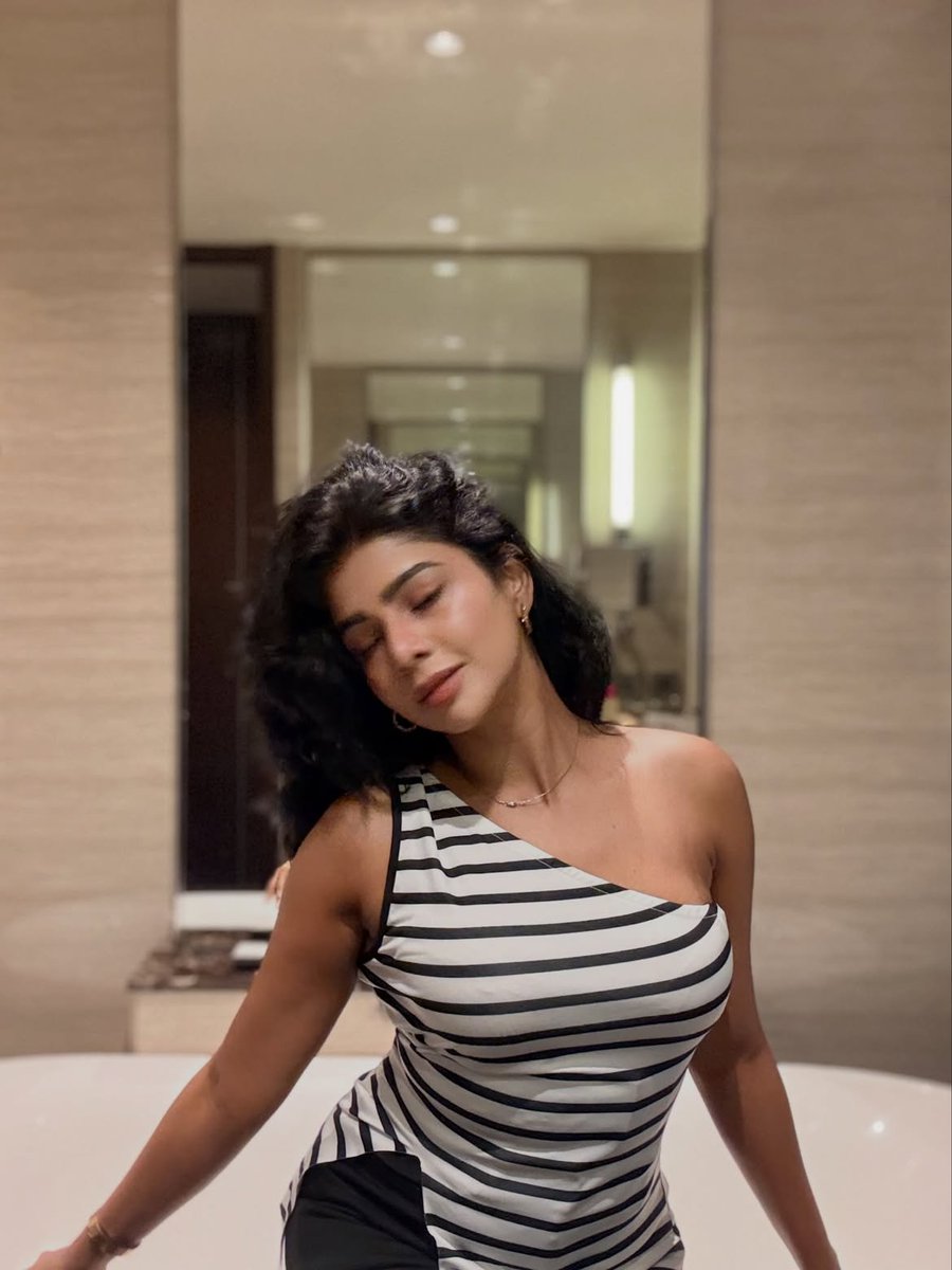 Pavithra Lakshmi F09fa4a9 Latest Hd Photos