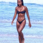 Pinned: Brazilian actress Duda Santos enjoying a sunny day at Barra da Tijuca Beach in Rio de Janeiro.