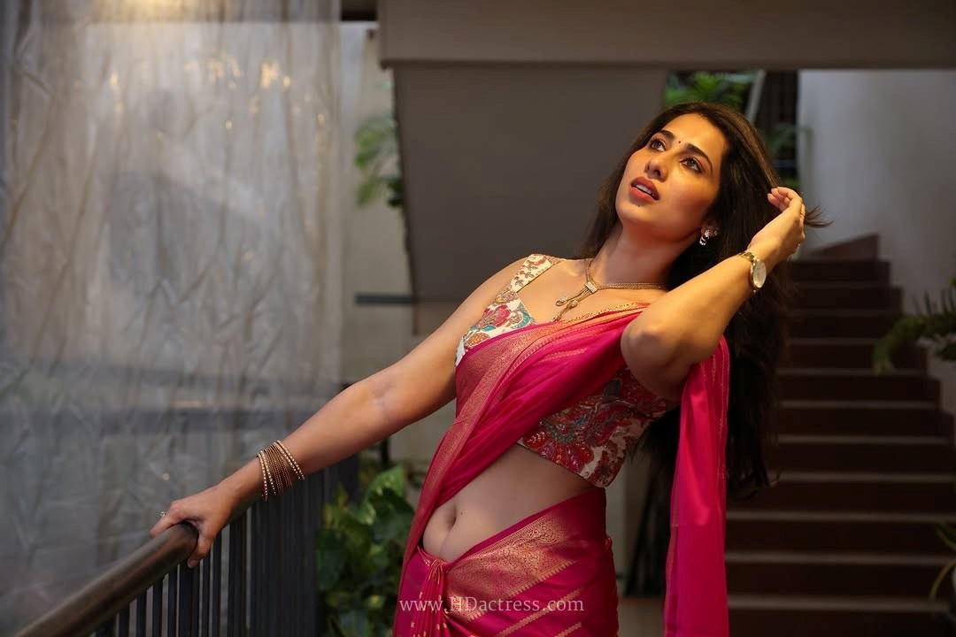 Priya Hegde Effortlessly Flaunts Her Curves In a Low Waist Saree - Image 8 Priya Hegde Effortlessly Flaunts Her Curves In a Low Waist Saree - Image 8