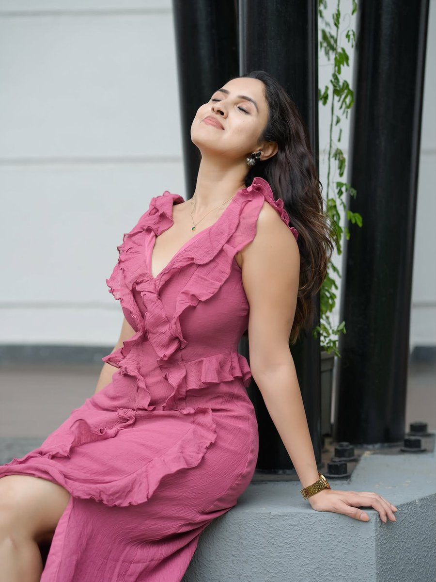 Priyanka Kholgade F09fa5b5f09fa5b0 Latest Hd Photos