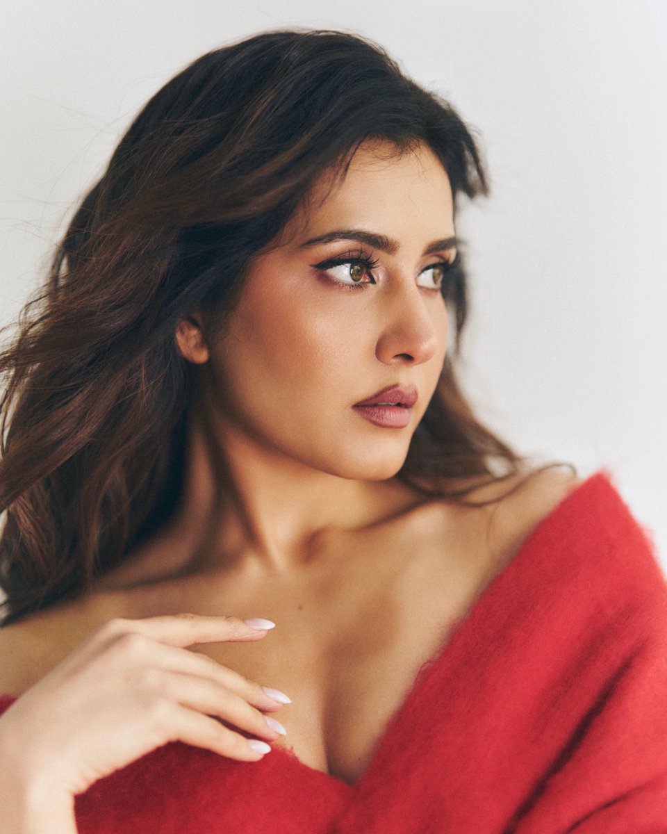 Raashii Khanna E29da4efb88ff09f98bb Latest Hd Photos