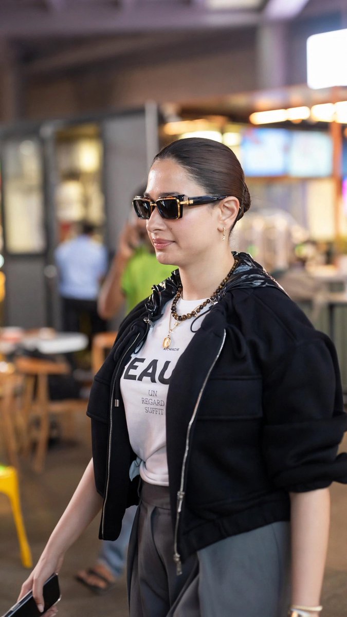 Tamannaah Bhatia stunning looks at airport. ❤️ #TamannaahBhatia #Tamanna