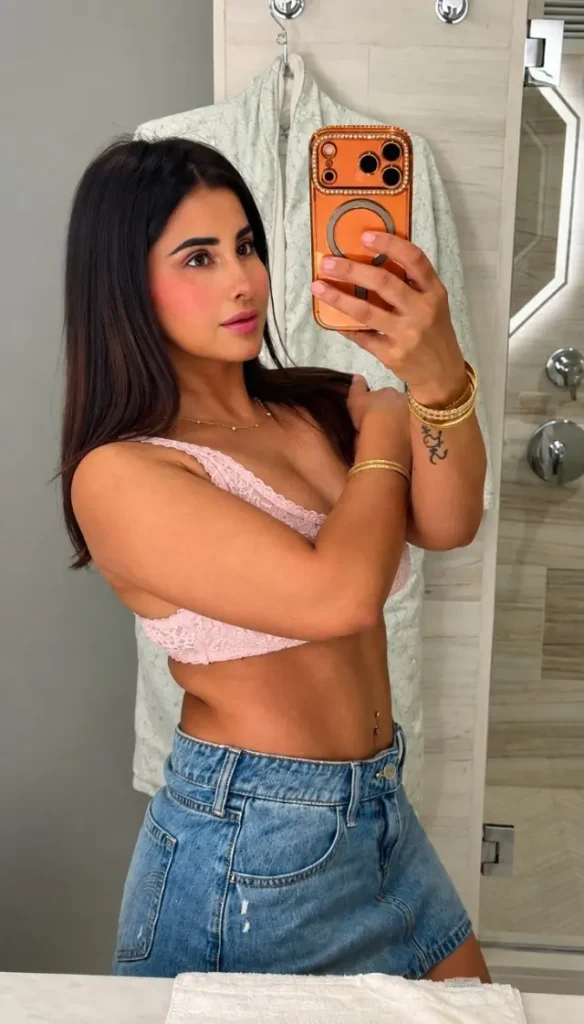 Meeti Kalher BBC and Tight Desi Gets Destroyed Hard
Meetii Kalher Body Measurements: 34-28-36 in | Bra Size: 34B