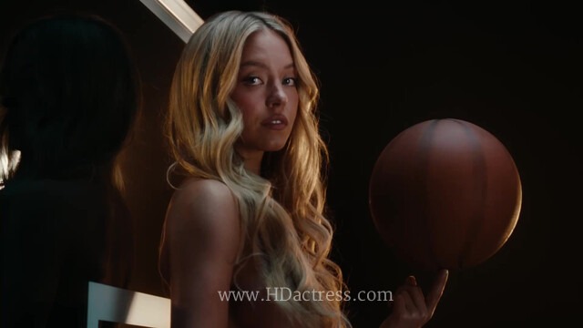Sydney Sweeney, Sydney Sweeney Novig ad, Sydney Sweeney viral video, Novig sports betting app, Sydney Sweeney body measurements, Sydney Sweeney news, celebrity sports betting ads