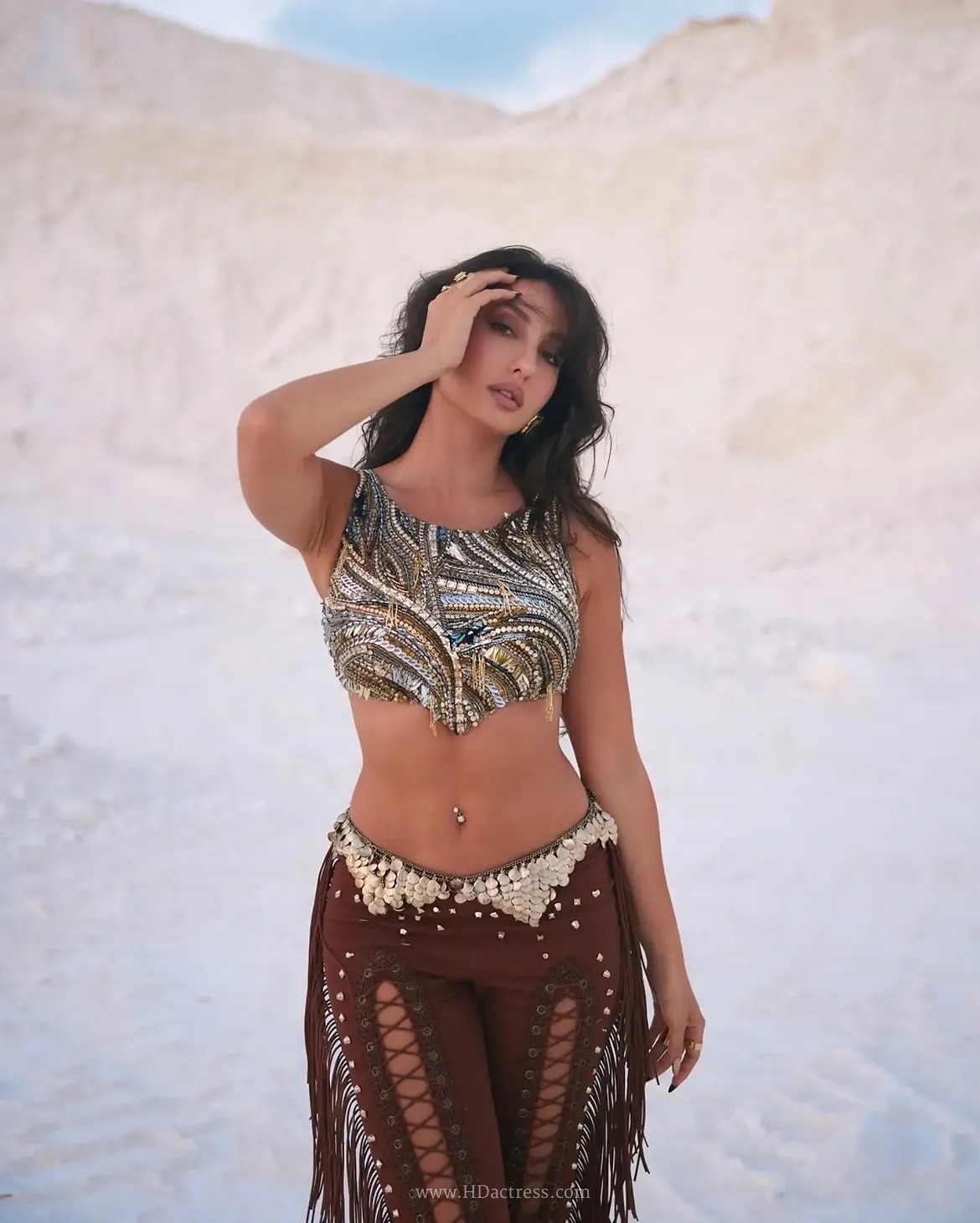 Nora Fatehi: Height 5 ft 6 in, Weight 57 kg, Bust 34B, Waist 26 in, Hips 36 in.