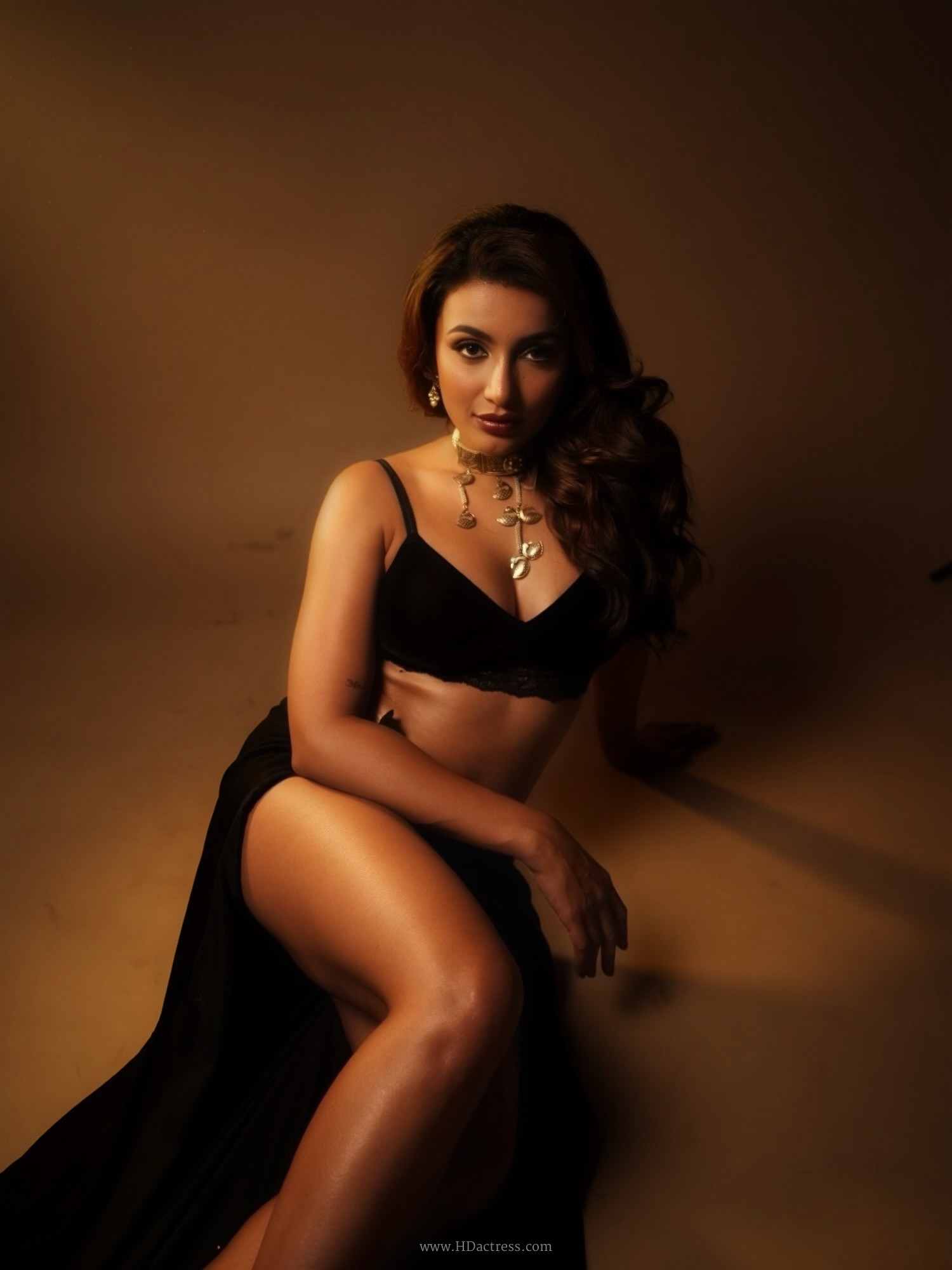 Tejaswi Madivada sets outfit goals with a bold black lace bralette paired with modern denim. Explore her signature look and styling secrets today.