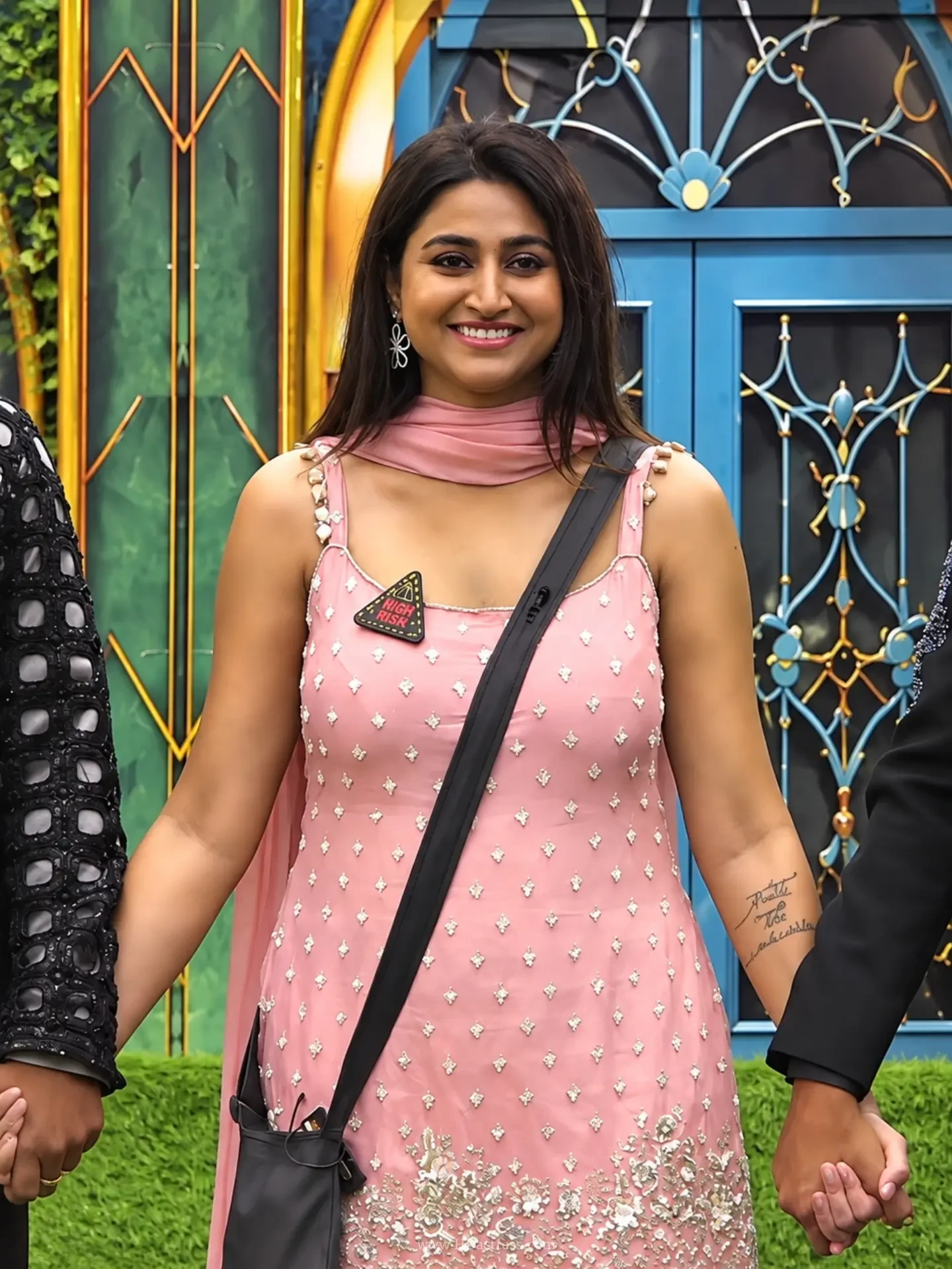 Varshini Sounderajan Pink Sleeveless Kurti Photos: Glamorous Bigg Boss Telugu 10 House Outfit