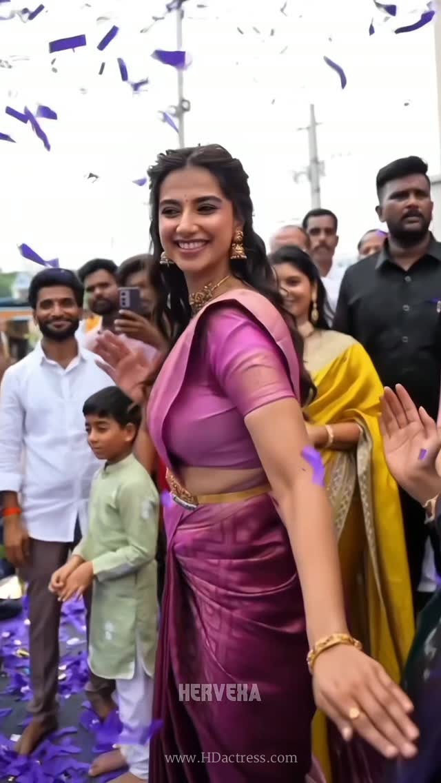 Meenakshi Chaudhary’s Glamorous Saree Look Goes Viral: HD Photo Highlights