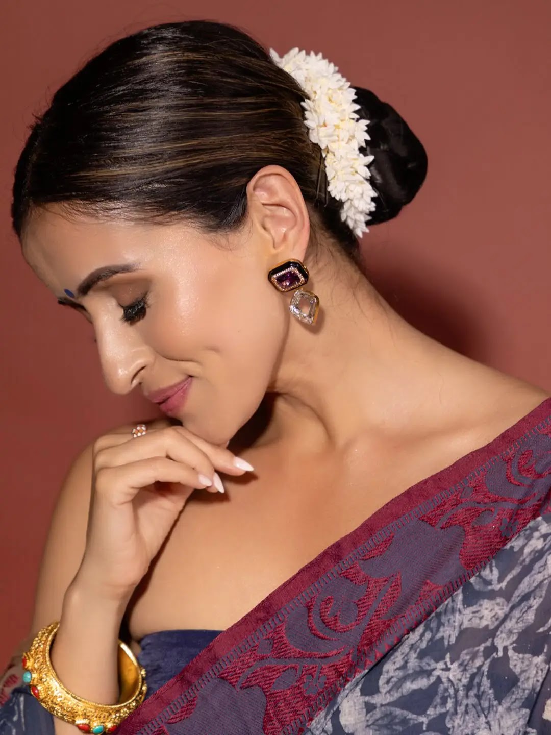 Anshu Ambani Stills In Blue Saree Sleeveless Blouse - Image 4 Anshu Ambani Stills In Blue Saree Sleeveless Blouse - Image 4