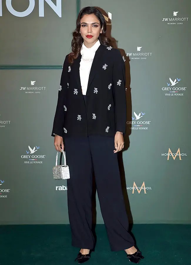 Bollywood Actress Poses for a Photograph Vogue Forces of Fashion - Image 8 Bollywood Actress Poses for a Photograph Vogue Forces of Fashion - Image 8