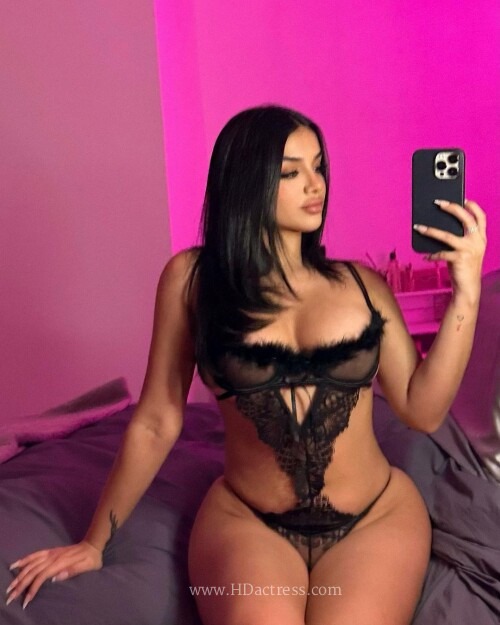 Viral Alishba Sheikh Photos: Pakistani Beauty’s Hottest Instagram Shots & Exclusive OnlyFans Content
