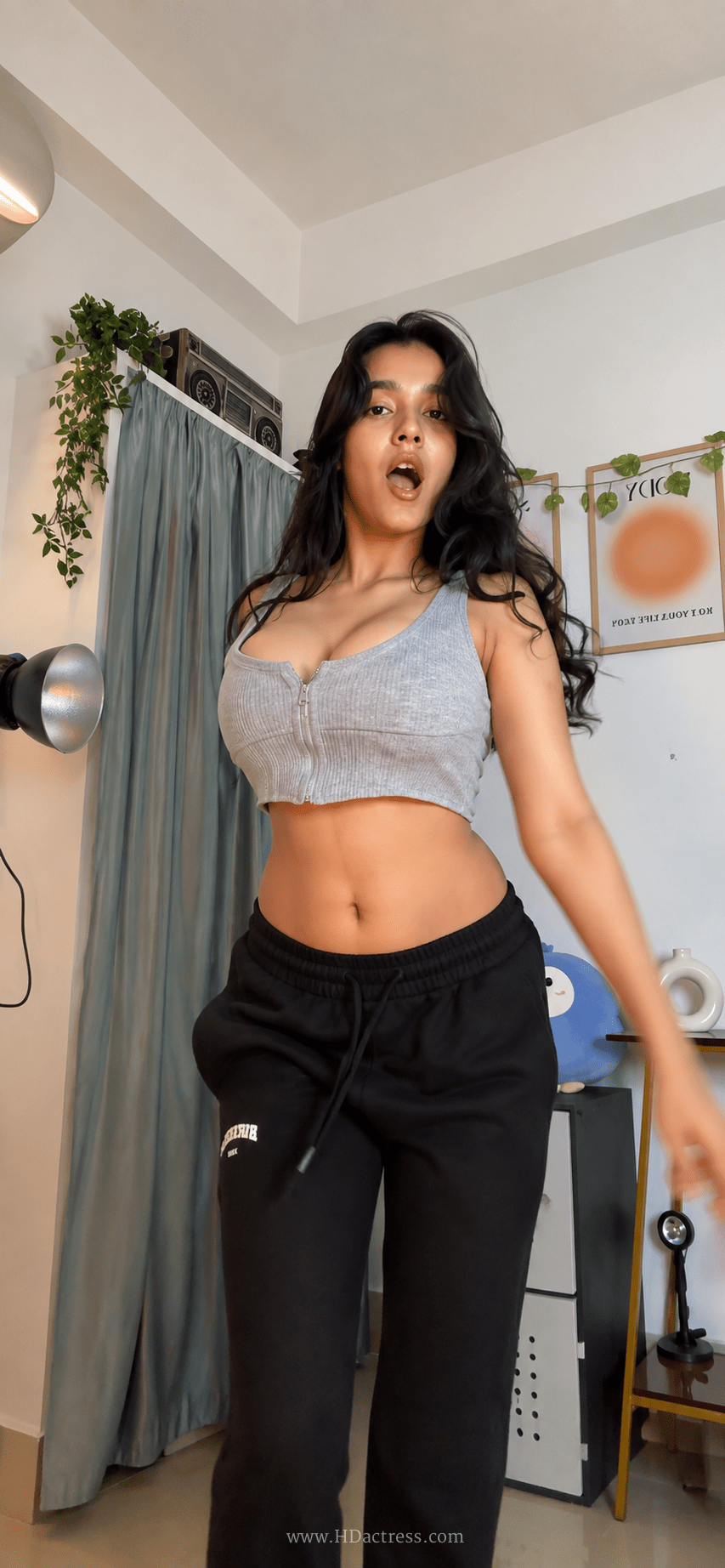 Subhashree Sahu | Height: 5'5" | Bust: 34" | Waist: 26" | Hips: 36" | Bra Size: 34B
