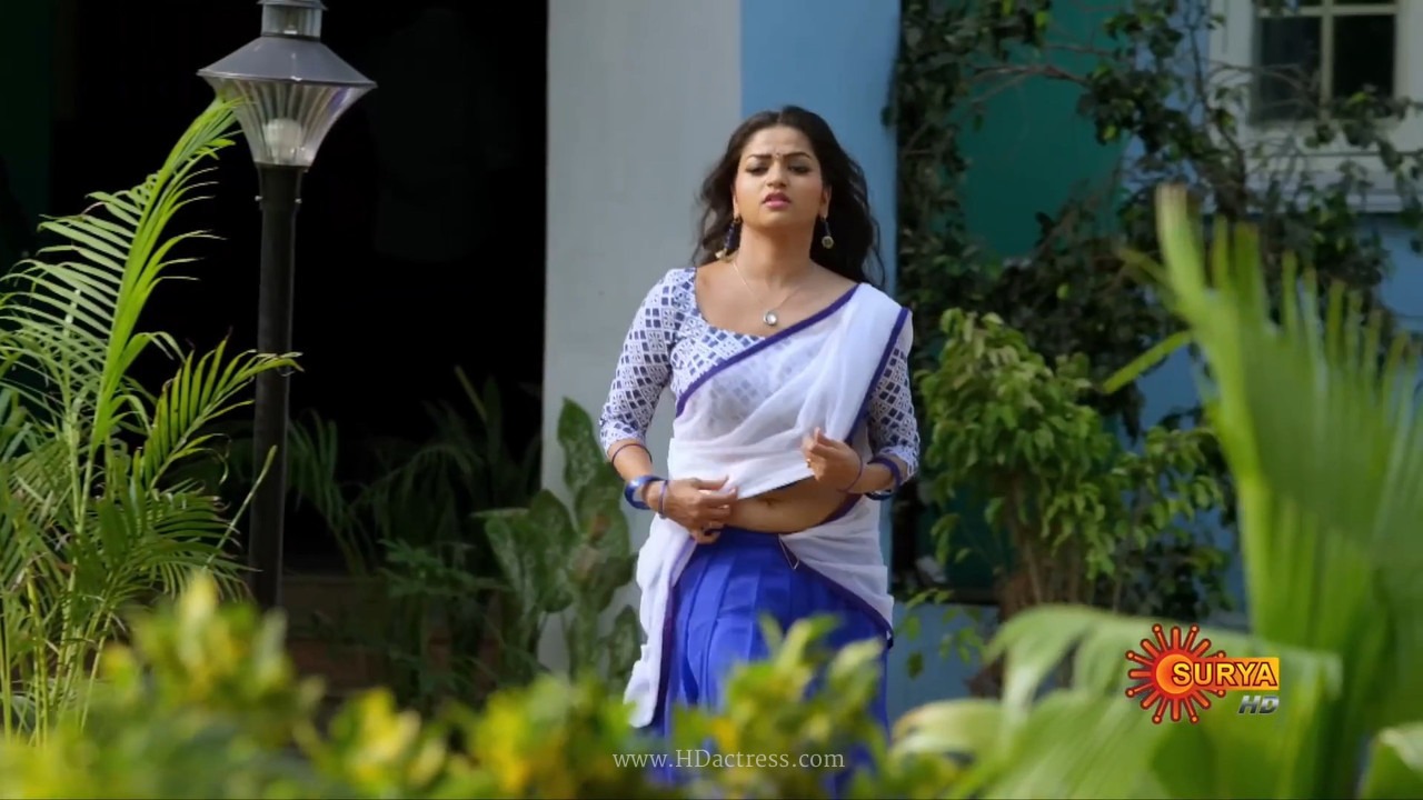 [Image: Nithya-Ram-and-Malvaika-Wales-hot-sexy-n...05-108.jpg]