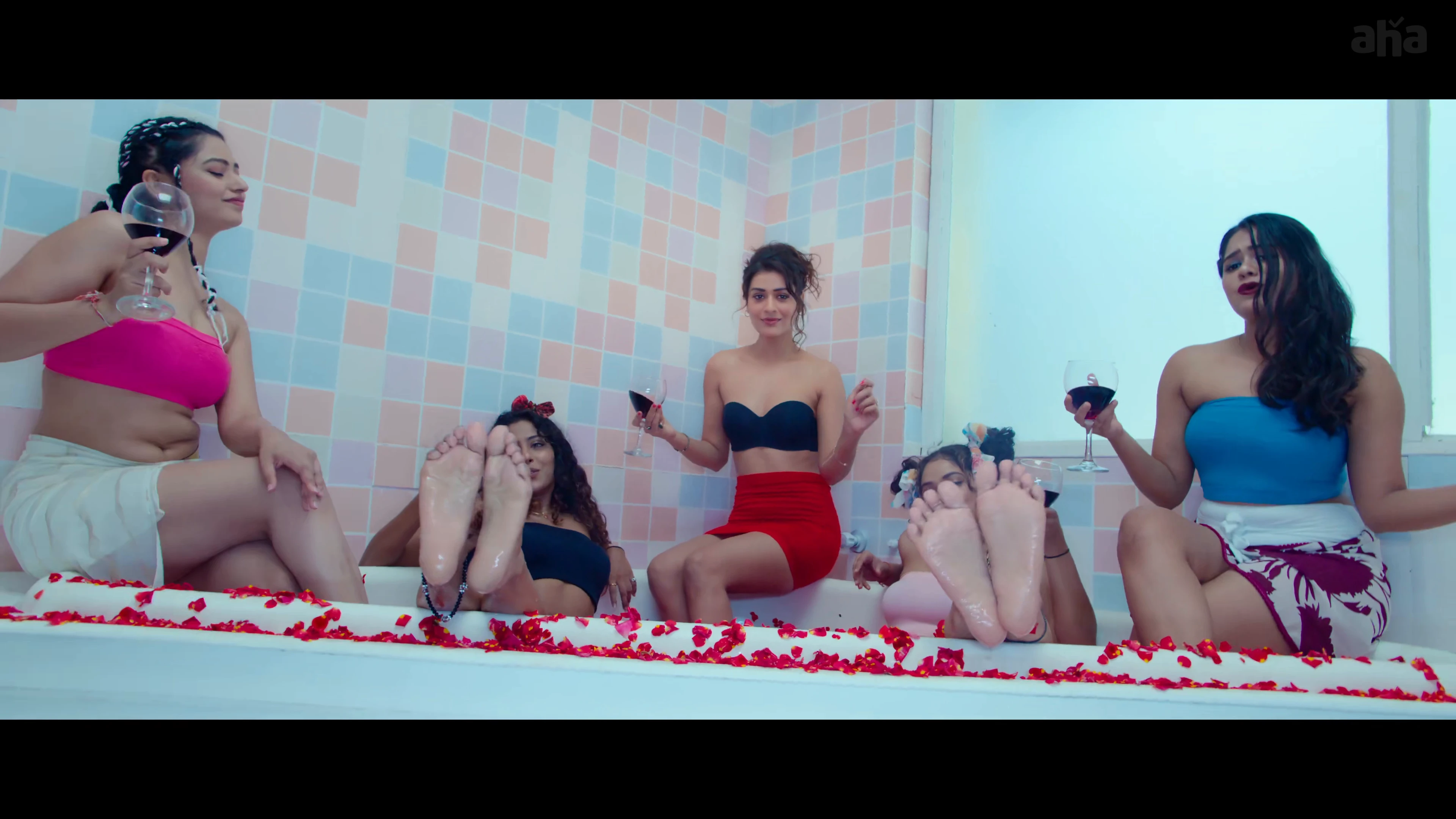 Payal Rajput’s Daring Towel Top Look in Maya Petika Breaks the Internet