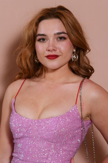 Florence Pugh 🌸 Recent Trending Photo Highlights