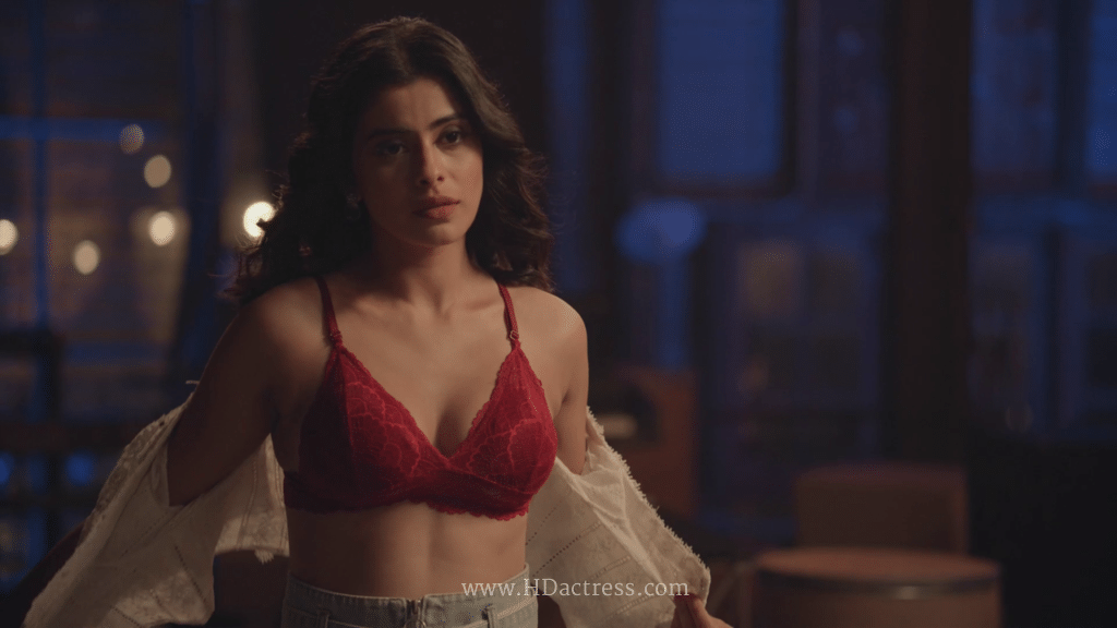 Anisha Victor body measurements 34-24-34, bra size 32B.