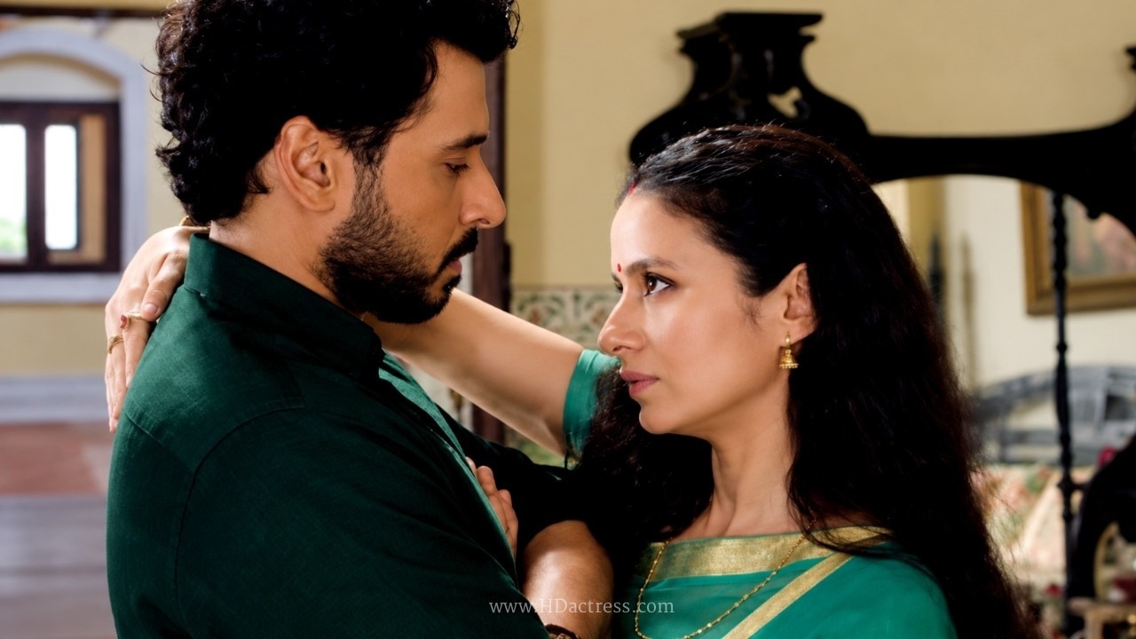 Rasika Dugal Bolds Shots & Sizzling Stills from Mirzapur