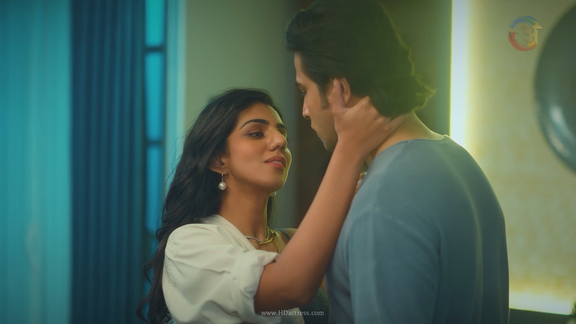 Mannat Khanna | Height: 5'5" | Weight: 54 kg | Body Measurements: 34-26-35 | Bra Size: 34B