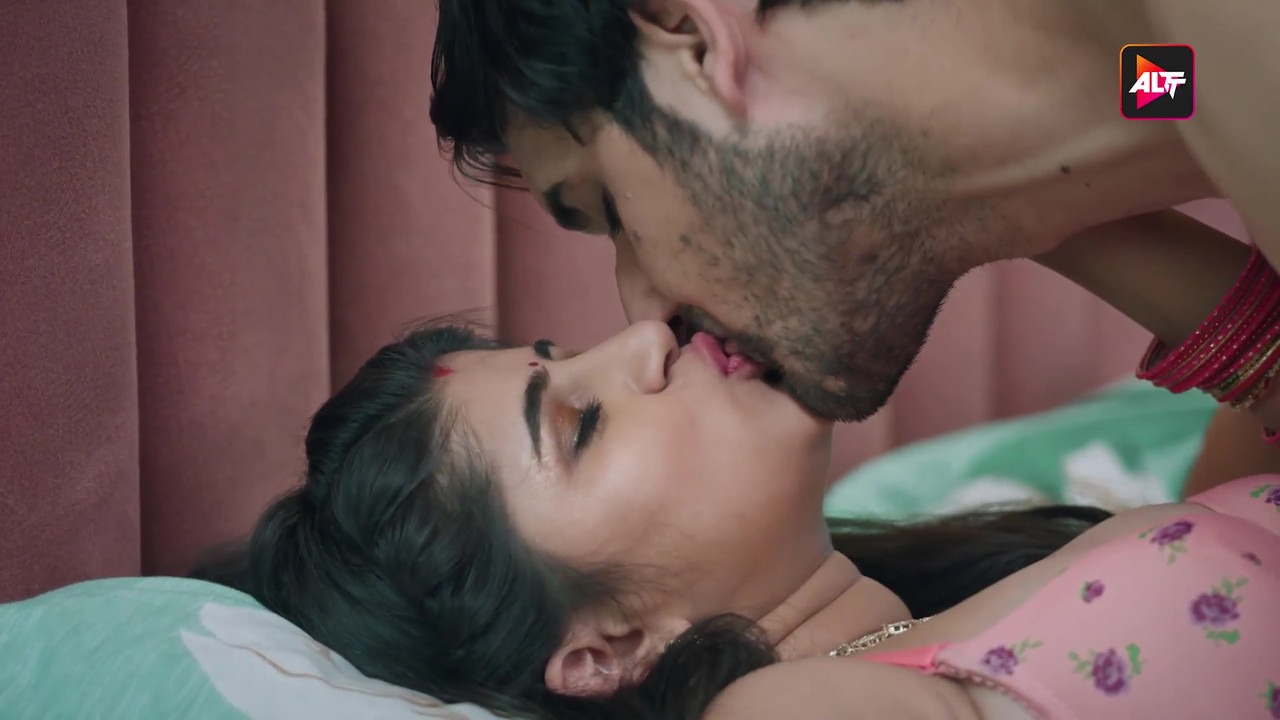 Sarika Salunkhe Bold Lingerie & Romantic Stills in Dulhaniya Beediwali