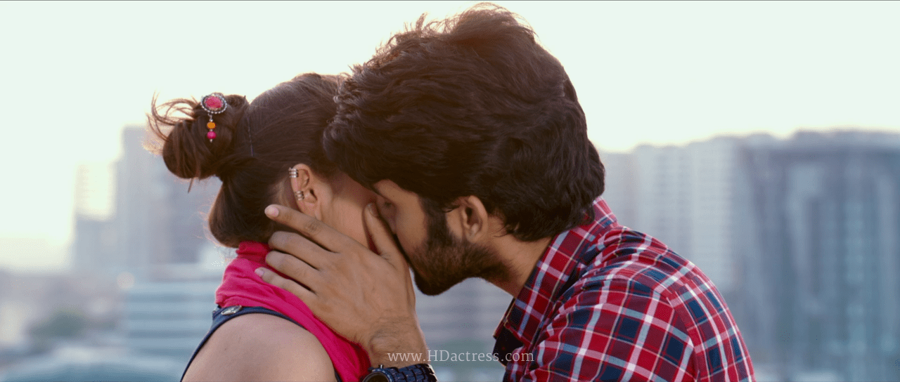 Preethi Asrani bold onscreen romance photo in Pressure Cooker feature