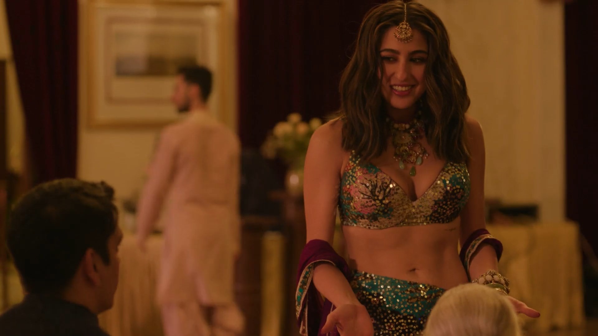 Sara Ali Khan Sexy Bralette Photos: Murder Mubarak Looks That Still Get Shared